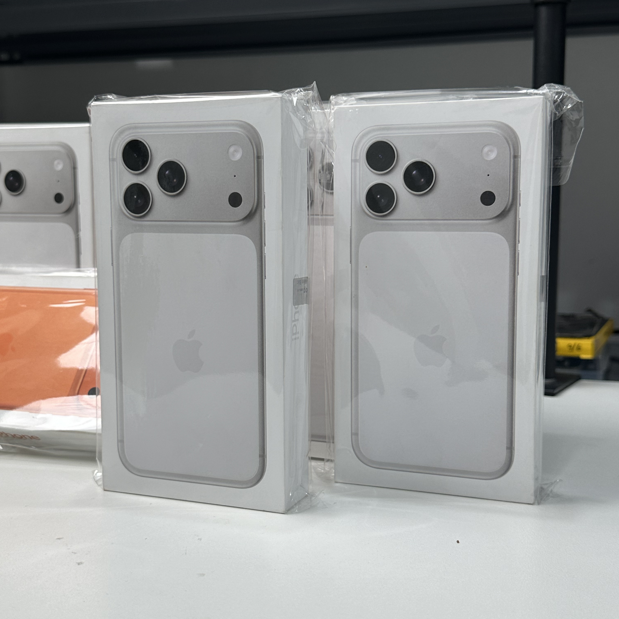 iPhone 17 Pro Max Giá Bao Nhiêu Hôm Nay?  Trả Góp 17 Pro Max Duyệt 100% Kể Cả Nợ Xấu